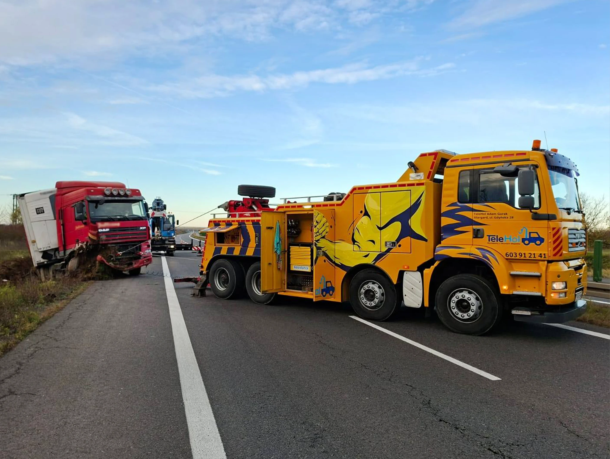 Pomoc drogowa i holowanie aut ciężarowych
